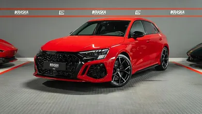 Gebraucht Audi RS3 Sport 400 PS (294 kW) 2022 Tangorot metallic Limousine