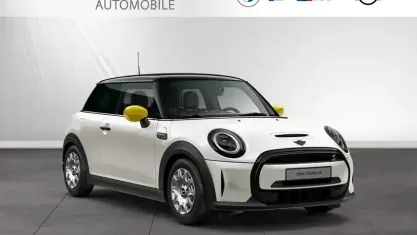 Gebraucht Mini Cooper SE 135 kW (184 PS) 2023 Nanuq white Kleinwagen