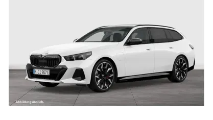 Gebraucht BMW 550e M Sport 489 PS (359 kW) 2025 Alpinweiss iii Kombi