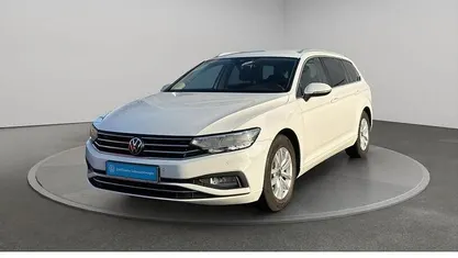Pure white Gebraucht 2021 VW Passat Business Kombi | 21.890 € (Guter Preis)