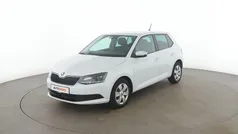 Weiß Gebraucht 2016 Skoda Fabia Ambition Limousine | 10.680 € (Fairer Preis)