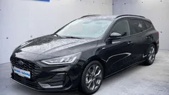 Agate black metallic Gebraucht 2024 Ford Focus ST-Line Kombi | 25.970 € (Fairer Preis)