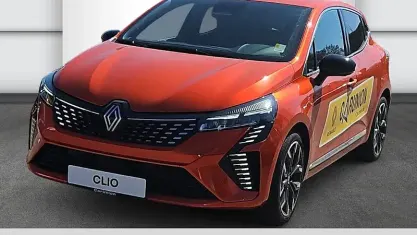 Usata Renault Clio V Techno 91 CV (66 kW) 2025 Arancione Berlina