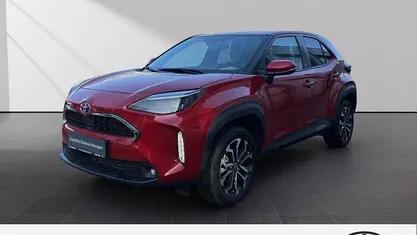 Gebraucht Toyota Yaris Hybrid Team 116 PS (85 kW) 2022 Rot Kleinwagen