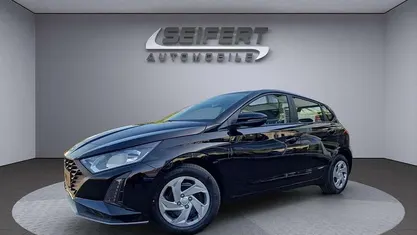 Phantom black / met Neu 2025 Hyundai i20 Select Limousine | 17.990 € (Fairer Preis)