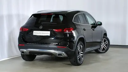 Gebraucht Mercedes GLA200 150 PS (110 kW) 2023 Schwarz SUV