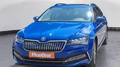 Gebraucht Skoda Superb Ambition 218 PS (160 kW) 2021 Blau Kombi