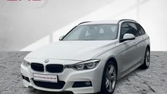 Alpinweiß (weiß) Gebraucht 2017 BMW 320 M Sport Kombi | 19.990 € (Fairer Preis)