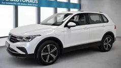 Weiß Gebraucht 2022 VW Tiguan Active SUV | 27.960 € (Fairer Preis)
