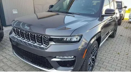 Neu Jeep Grand Cherokee Summit 381 PS (280 kW) 2025 Baltic grey / schwarz SUV