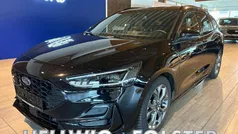 Obsidianschwarz metallic Gebraucht 2024 Ford Focus ST-Line Kombi | 23.990 € (Fairer Preis)