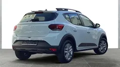 Weiß Gebraucht 2024 Dacia Sandero Expression Kleinwagen | 15.970 € (Fairer Preis)