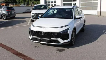 Atlas white Gebraucht 2024 Hyundai Bayon Trend SUV | 20.990 € (Fairer Preis)