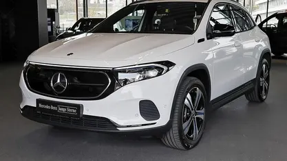 Gebraucht Mercedes EQA250 Night 139 kW (190 PS) 2022 Unilack polarweiß SUV