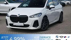Weiß Gebraucht 2024 BMW 218 Active Tourer M Sport Van / Kleinbus | 31.640 € (Guter Preis)