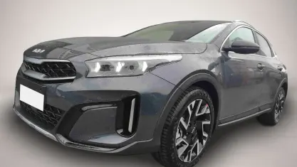 Neu Kia XCeed 179 PS (131 kW) 2025 Grau SUV