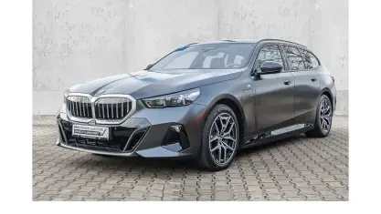 Gebraucht BMW 550e M Sport 489 PS (359 kW) 2025 Bmw individual froze Kombi