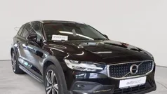 Onyx schwarzmetallic Gebraucht 2020 Volvo V60 CC Pro Kombi | 27.289 € (Guter Preis)