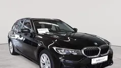 Saphirschwarz metallic Gebraucht 2022 BMW 318 Advantage Kombi | 25.290 € (Guter Preis)