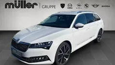 Weiß Gebraucht 2024 Skoda Superb Style Kombi | 39.990 € (Fairer Preis)