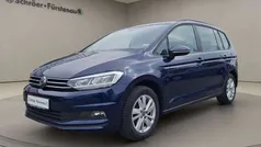 Blau Gebraucht 2022 VW Touran Comfortline Van / Kleinbus | 30.900 € (Fairer Preis)