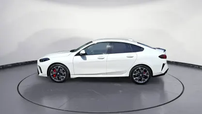 Gebraucht BMW 223 Active Tourer M Sport 218 PS (160 kW) 2025 Weiß Van / Kleinbus