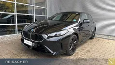 Saphirschwarz metallic Gebraucht 2024 BMW 120 Basis Kleinwagen | 32.199 € (Guter Preis)