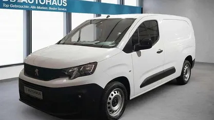 Weiß Gebraucht 2024 Peugeot Partner Premium Van / Kleinbus | 17.980 € (Fairer Preis)