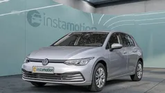 Silber Gebraucht 2024 VW Golf VIII Life Limousine | 25.870 € (Fairer Preis)