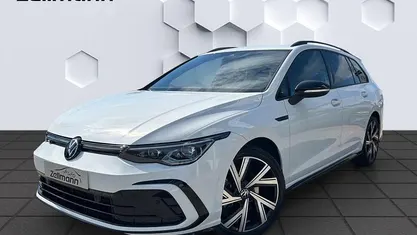 Weiß Gebraucht 2024 VW Golf VIII R-line Limousine | 27.772 € (Guter Preis)