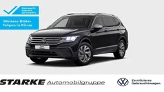 Schwarz (deep black perleffekt) Gebraucht 2024 VW Tiguan Allspace Life SUV | 37.540 € (Fairer Preis)