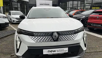 Perlmuttweiß metallic Gebraucht 2025 Renault Scénic Komfort Van / Kleinbus | 39.950 € (Guter Preis)