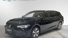 Schwarz Gebraucht 2024 VW Passat Business Kombi | 33.490 € (Fairer Preis)