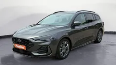 Grau Gebraucht 2024 Ford Focus ST-Line X Kombi | 21.750 € (Guter Preis)