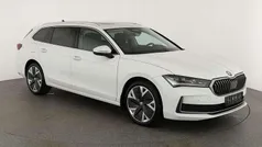 Kristall weiß Gebraucht 2024 Skoda Superb Selection Kombi | 41.595 € (Guter Preis)