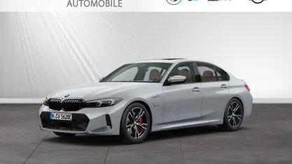 Brooklyn grau metallic Gebraucht 2024 BMW 330e M Sport Limousine | 47.884 € (Guter Preis)