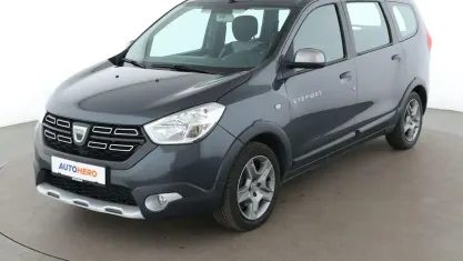 Gebraucht Dacia Lodgy Stepway 131 PS (96 kW) 2021 Grau Van / Kleinbus