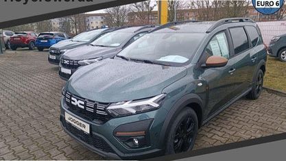 Używany Dacia Jogger Extreme 91 KM (66 kW) 2024 Zielony Minivan