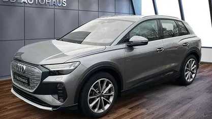Grau Gebraucht 2023 Audi Q4 e-tron Ambiente SUV | 34.990 € (Fairer Preis)