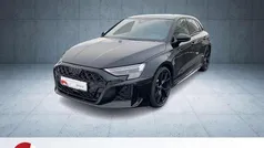 Mythosschwarz metallic Gebraucht 2025 Audi RS3 Sportback Ambiente Kleinwagen | 68.430 € (Fairer Preis)