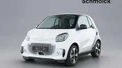 Weiß Gebraucht 2023 Smart ForTwo Electric Drive Exclusive Kleinwagen | 15.900 € (Fairer Preis)