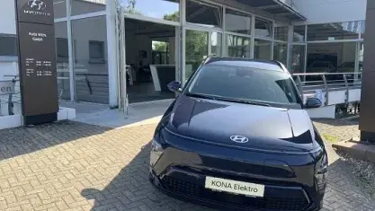 Neu Hyundai Kona Trend 99 kW (135 PS) 2026 Sailing blue SUV