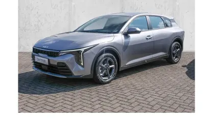 Neu Kia K4 Comfort 150 PS (110 kW) 2026 Grau Limousine