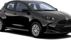 Karminrot metallic / dach mysticschwarz Neu 2025 Toyota Yaris Hybrid Sport Kleinwagen | 32.990 € (Fairer Preis)