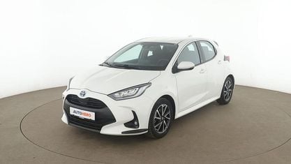 Gebraucht Toyota Yaris Hybrid Team 2022 Weiß Limousine