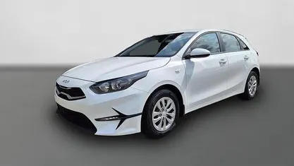 Deluxeweiß metallic Neu 2025 Kia Ceed Vision Kleinwagen | 23.790 € (Fairer Preis)