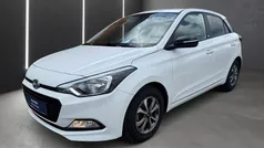 Weiß Gebraucht 2018 Hyundai i20 Passion Limousine | 10.980 € (Fairer Preis)