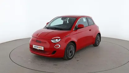 Begagnad Fiat 500e Red 86 kW (118 HK) 2021 Röd Sedan
