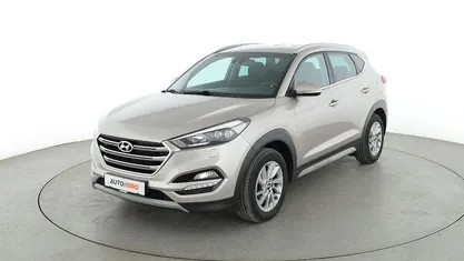 Grau Gebraucht 2017 Hyundai Tucson Style SUV | 17.390 € (Fairer Preis)