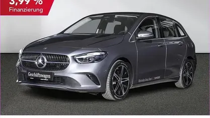 Gebraucht Mercedes B200 Progressive 163 PS (119 kW) 2025 Grau Van / Kleinbus